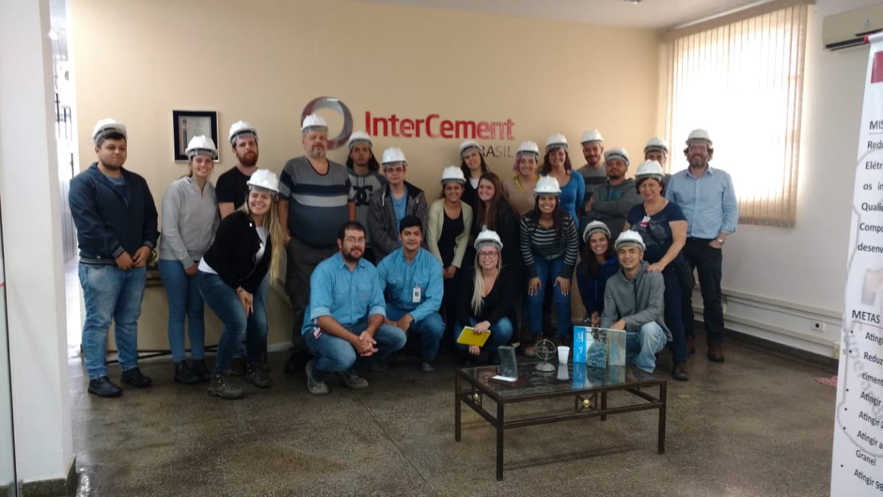 Os alunos do Curso de Engenharia Civil da Fundação Santo André participaram de uma visita técnica à empresa InterCement