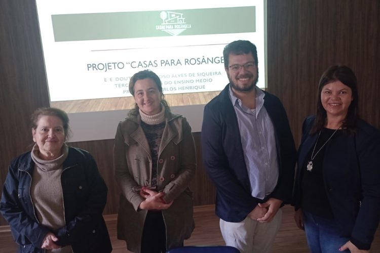 Professoras do Curso de Arquitetura e Urbanismo da Fundação Santo André participam de atividade na Escola Estadual Dr. Generoso Alves de Siqueira