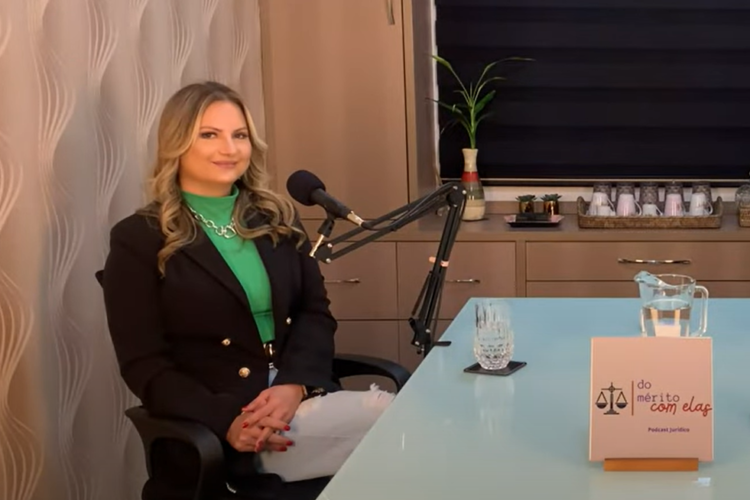 Professora do Curso de Direito da FSA participa do PODCAST “Do Mérito com Elas”