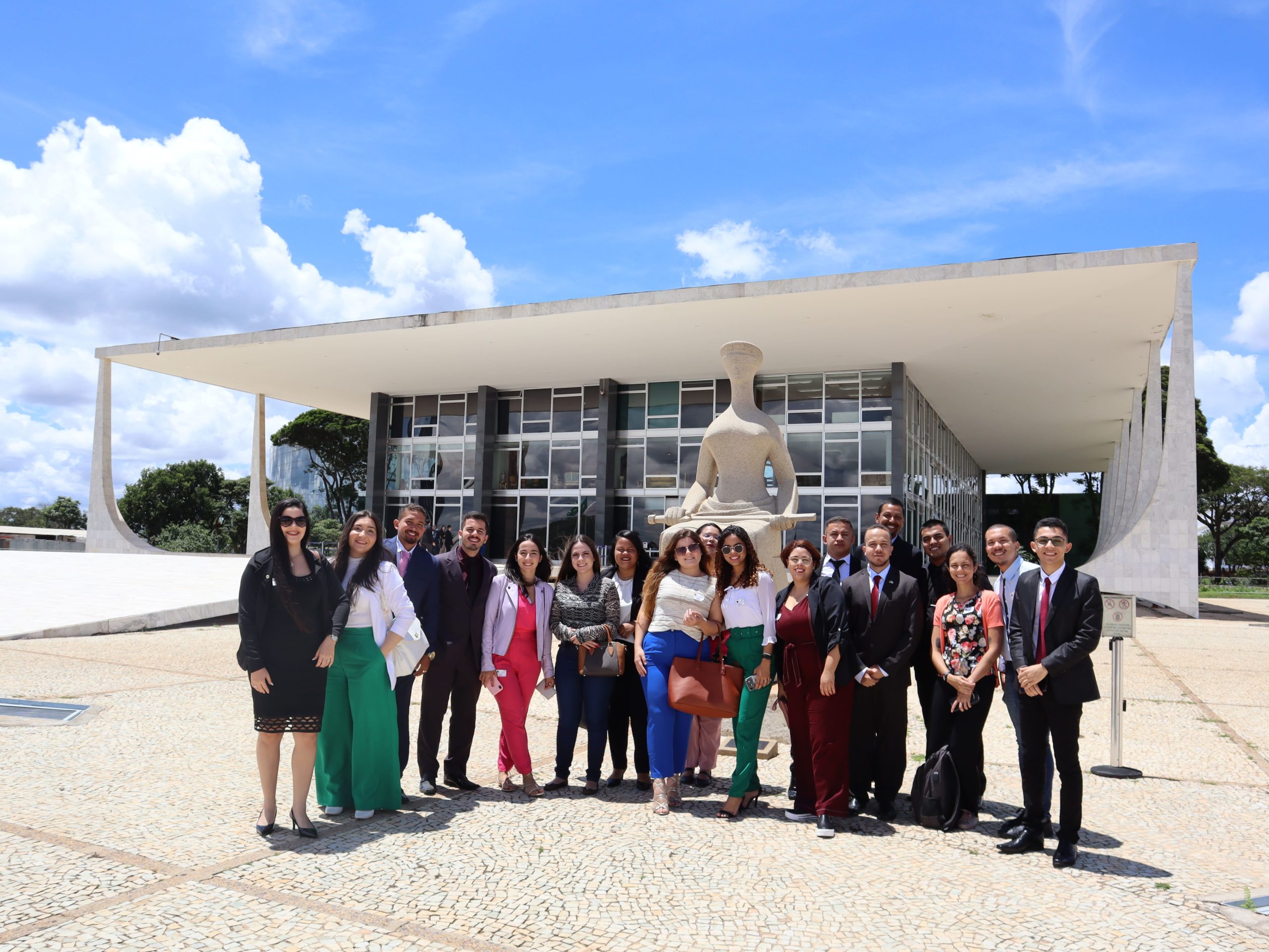 Você está visualizando atualmente <strong>Aluna do curso de Direito da FSA conhece Câmara dos Deputados Federais de Brasília em Estágio-Visita</strong>