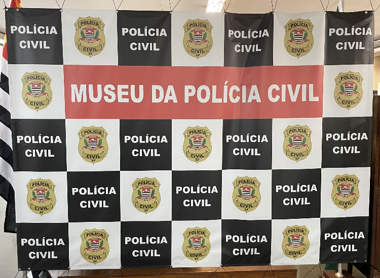 Para visitar o Museu da Polícia Civil, confira os horários de funcionamento e dirija-se até a ACADEPOL