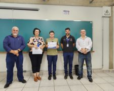 Alunos da Fundação Santo André recebem certificado de Treinamento em Robótica Industrial