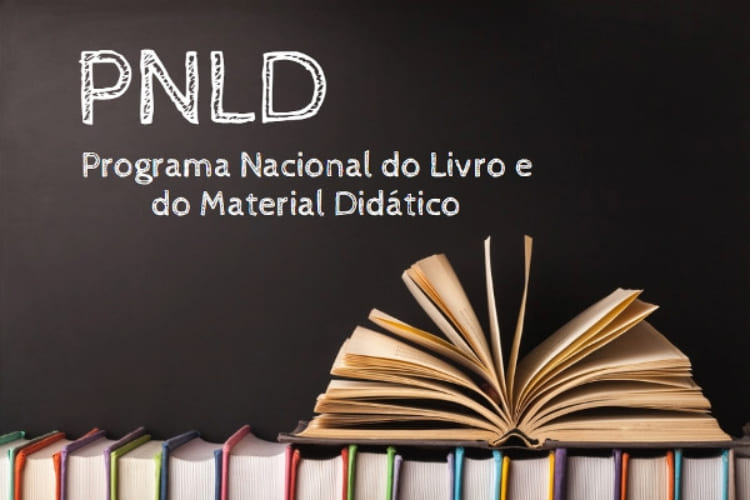 O PNLD distribui livros didáticos à educação