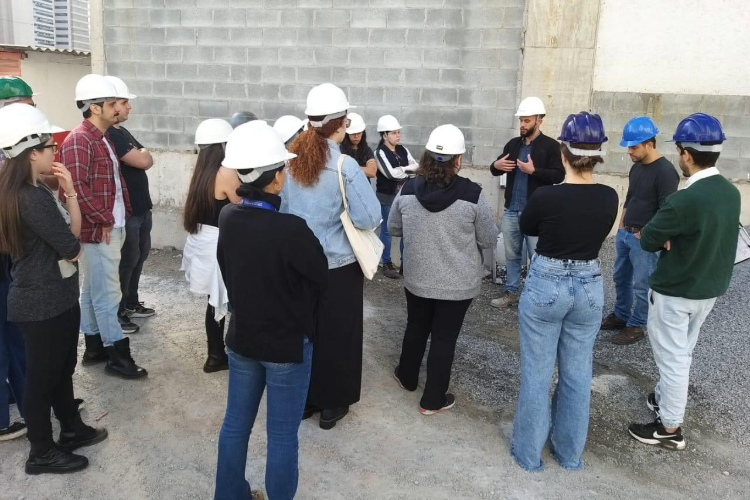 José Correia, coordenador de obras do Spettacolo Patriani, recebeu os alunos da Fundação Santo André