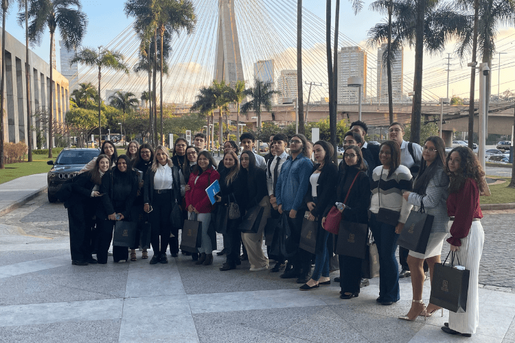 Alunos de Direito da Fundação Santo André conheceram o escritório Nelson Wilians Advogados