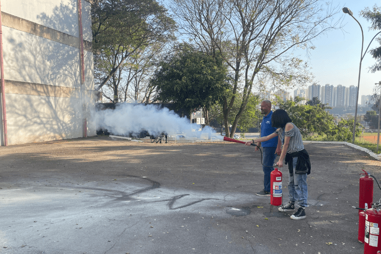 O responsável pelo treinamento foi o técnico de segurança do trabalho da FSA, Marco Antônio