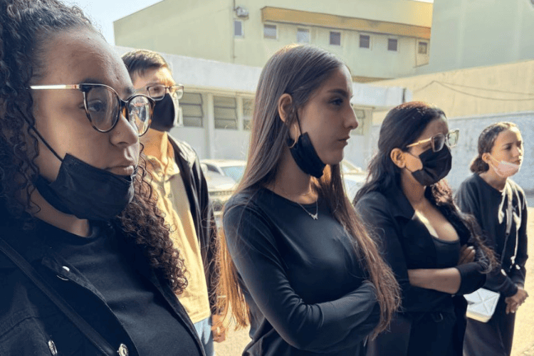 Alunos da Fundação Santo André durante visita monitorada ao Instituto Médico Legal