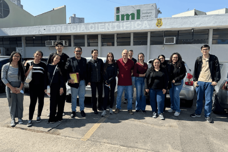Alunos de Direito da Fundação Santo André realizam visita monitorada ao IML de Santo André