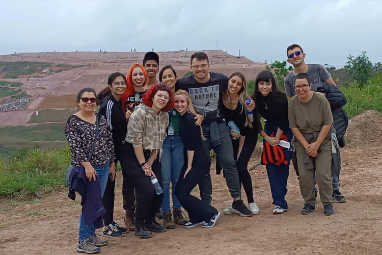 Alunos de Ciências Biológicas da Fundação Santo André visitaram o Aterro Municipal de Santo André