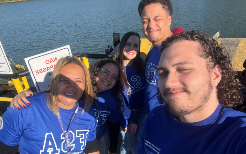 Visita aos bairros pós-balsa e aldeia indígena