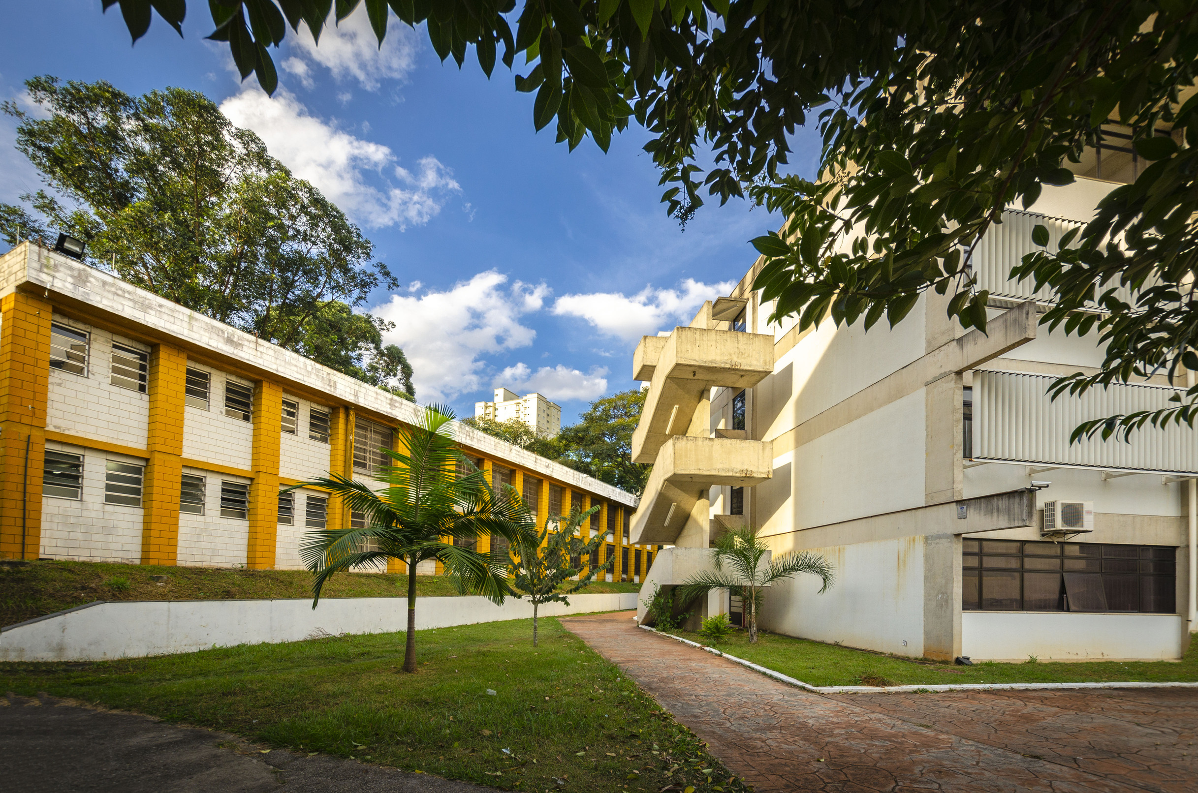 Você está visualizando atualmente Faculdades boas perto de mim