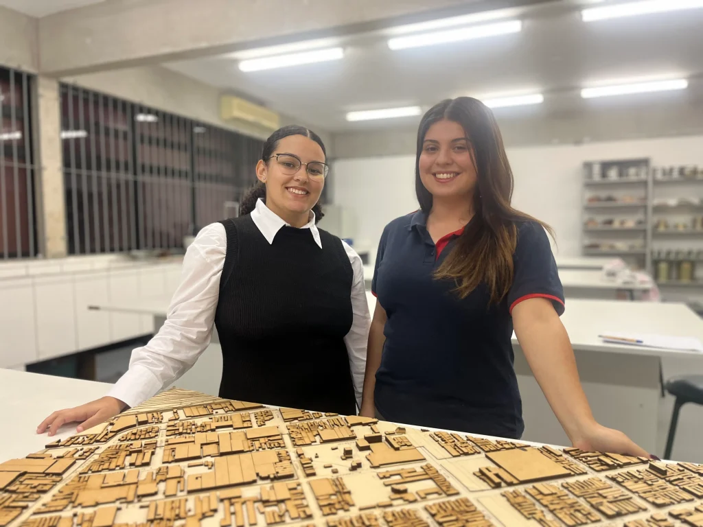 Leia mais sobre o artigo Como é estudar Engenharia na prática: rotina e áreas