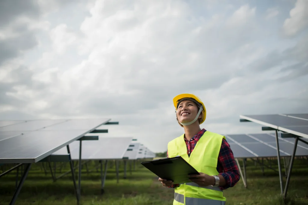 Leia mais sobre o artigo Energia solar residencial cresce no Brasil e pode reduzir até 90% da conta de luz