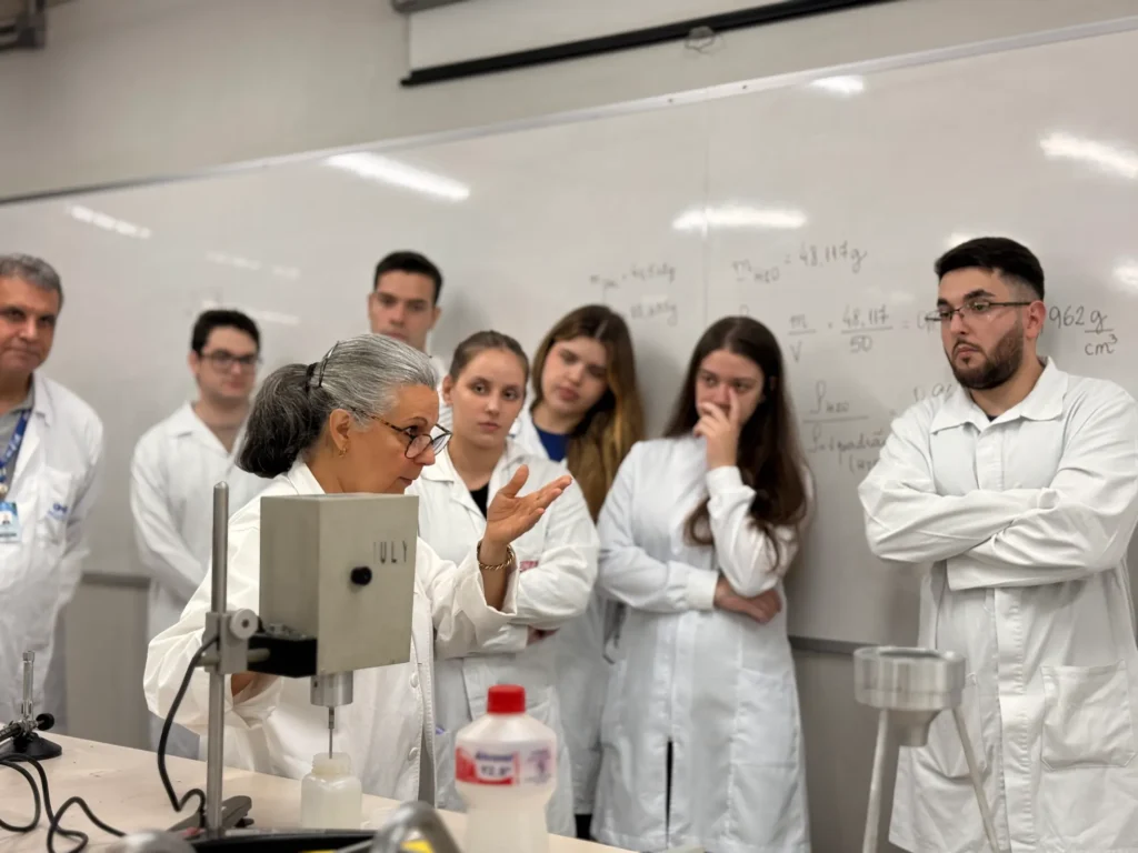 Leia mais sobre o artigo Dia do Químico: carreira, inovação e mercado no Grande ABC