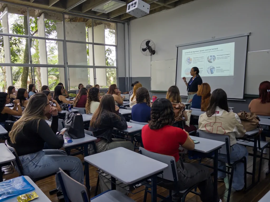 Leia mais sobre o artigo Começar a faculdade no segundo semestre atrasa?