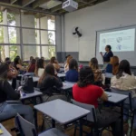 Começar a faculdade no segundo semestre atrasa?