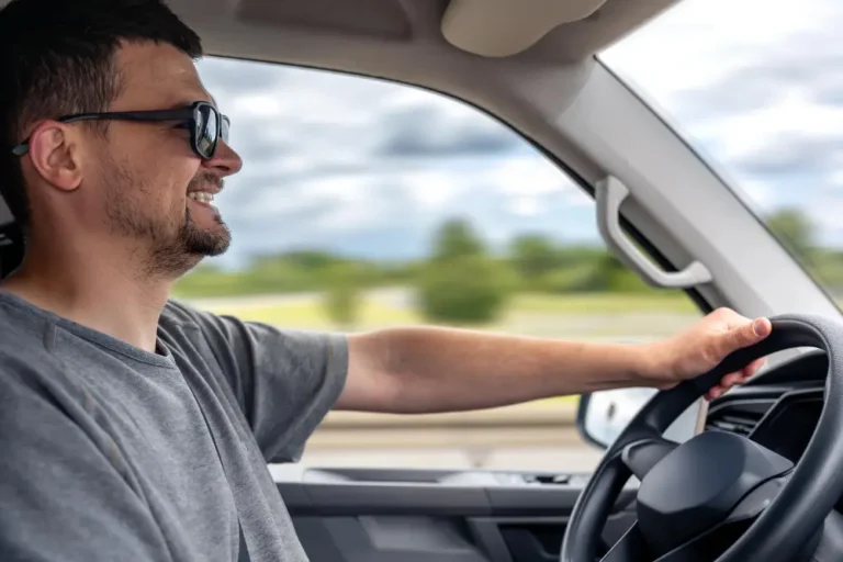 por que o velocímetro marca até 200 km h
