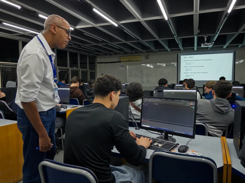 Leia mais sobre o artigo Diploma ainda importa em tecnologia? Veja o que pesa na carreira